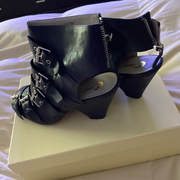 CANDELA NYC Buckle Heels - Picture 4 of 8